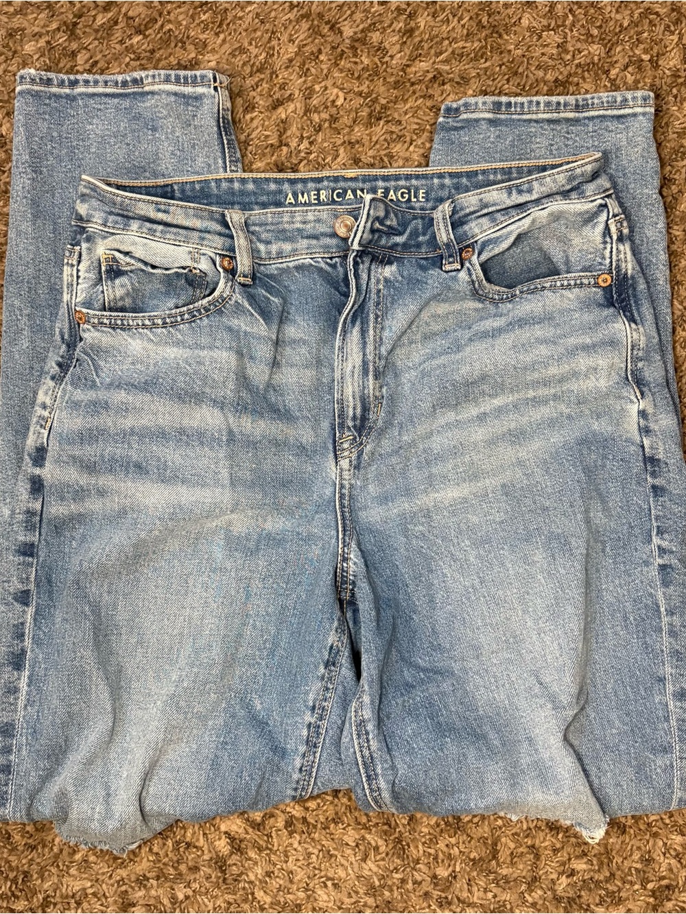 American Eagle Strigid Ripped Mom Jeans – Size 10 Regular